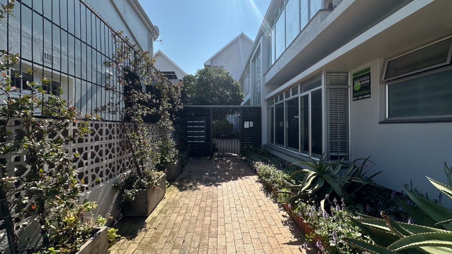 To Let 2 Bedroom Property for Rent in Sea Point Western Cape